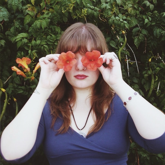 Meet your Posher, Natalie - Picture 1 of 3